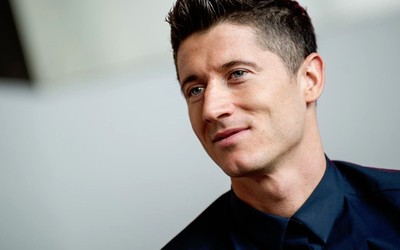 IM电竞热评-内马尔训练中加练任意球